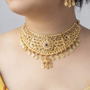 GOLDEN CHOKER NECKLACE WITH EARRINGS AND TIKA RS01312